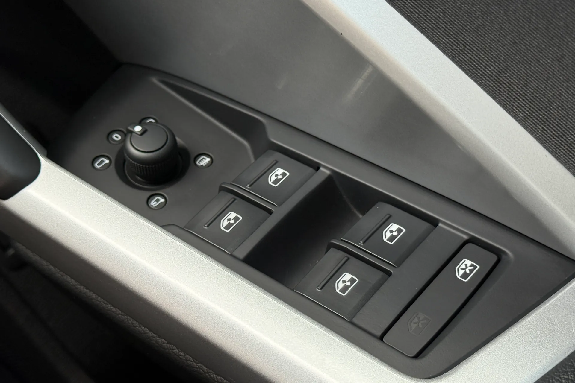 Audi Q3 thumbnail image number 18