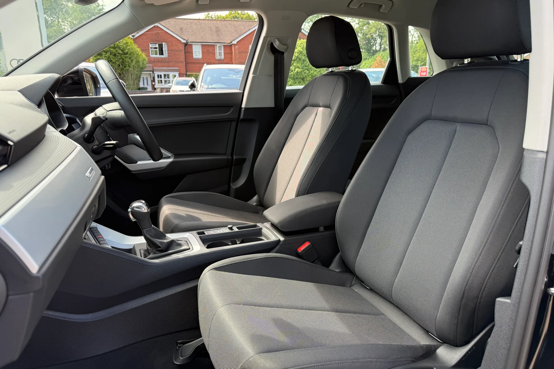 Audi Q3 thumbnail image number 28
