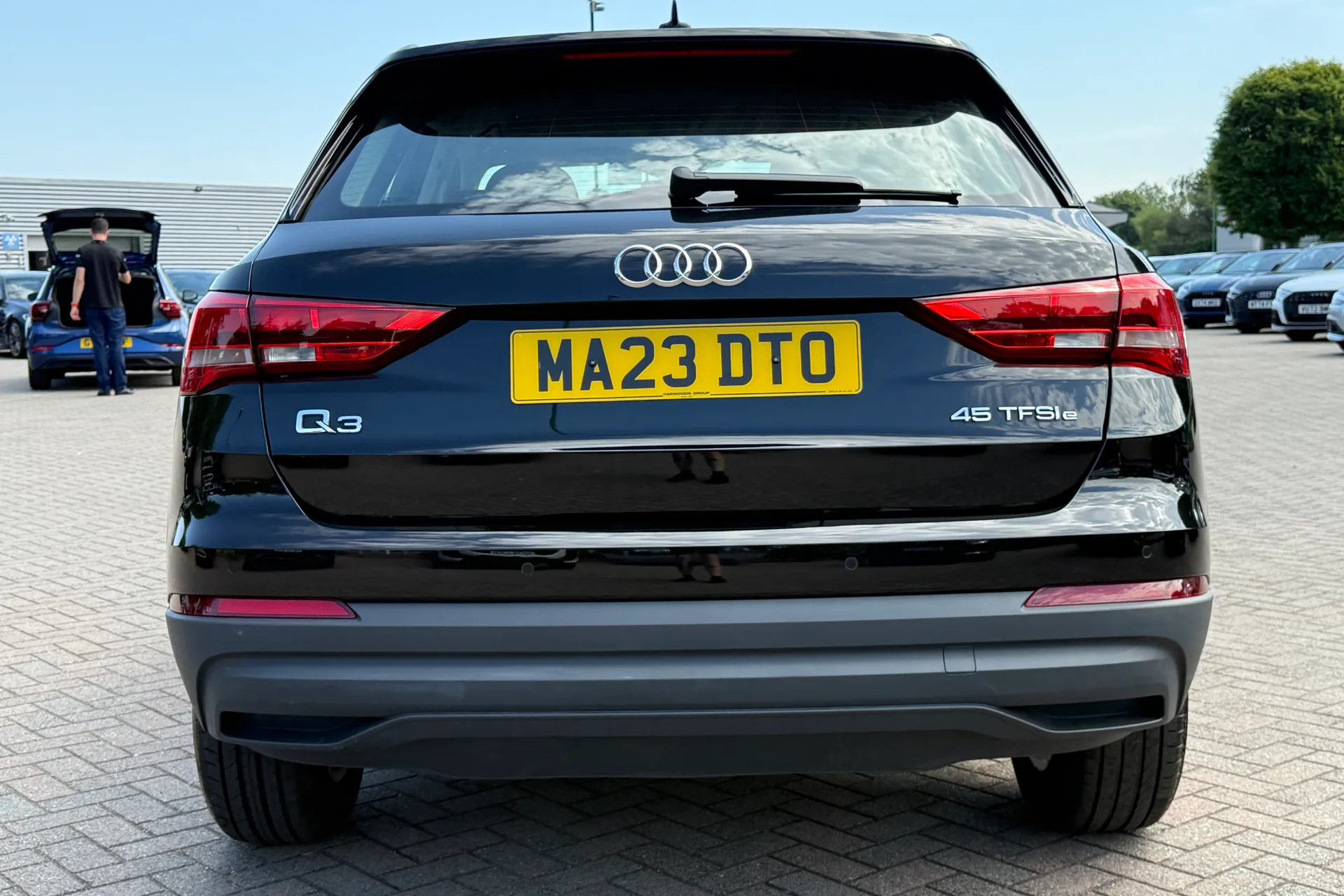 Audi Q3 thumbnail image number 31