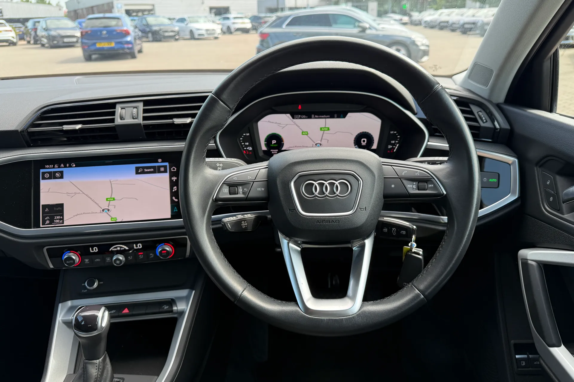 Audi Q3 thumbnail image number 6