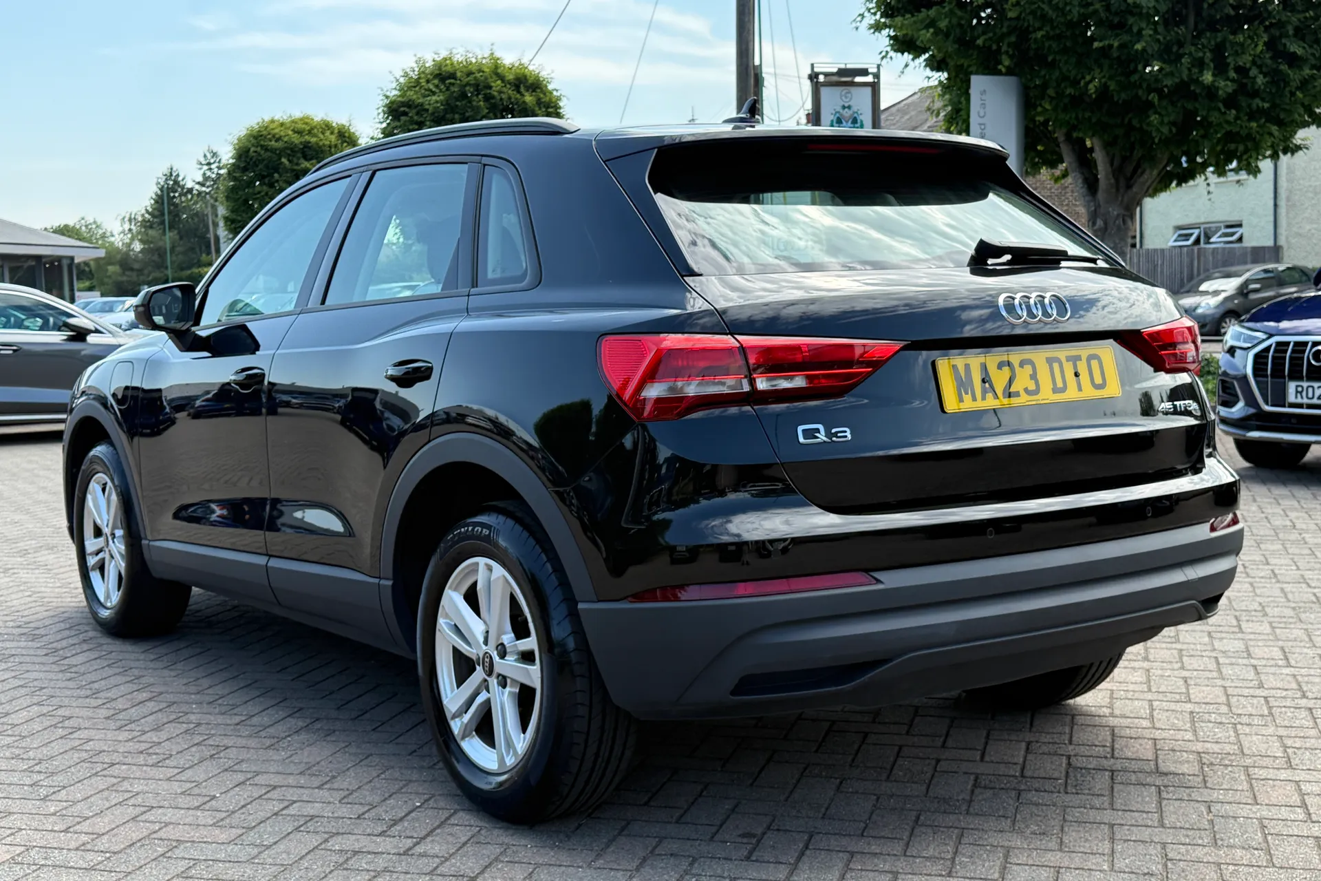 Audi Q3 thumbnail image number 32