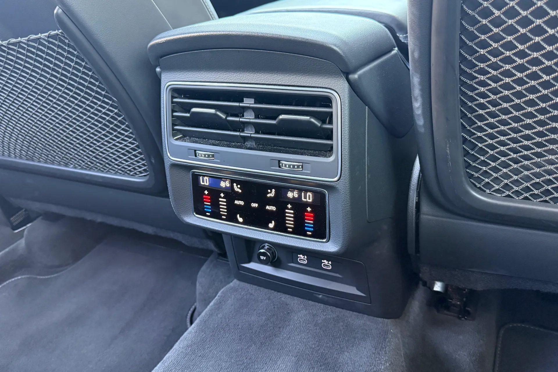 Audi Q7 thumbnail image number 43