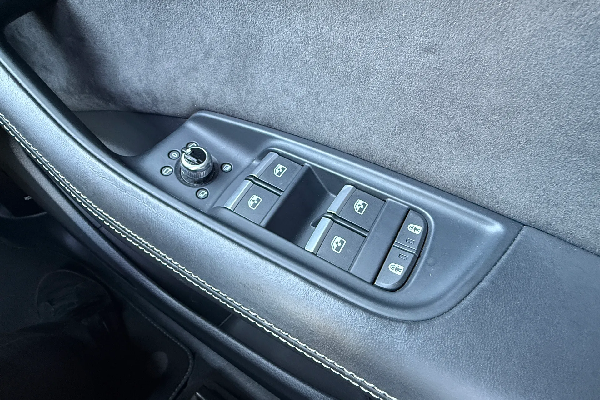 Audi Q7 thumbnail image number 36
