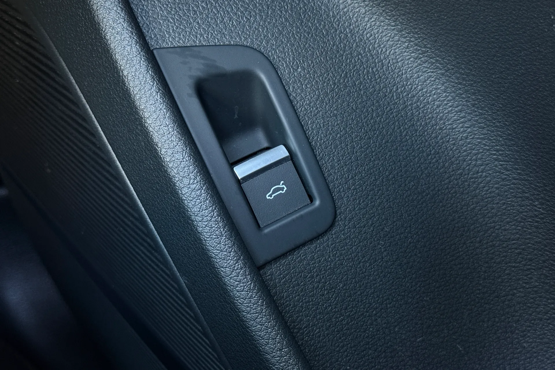 Audi Q7 thumbnail image number 37