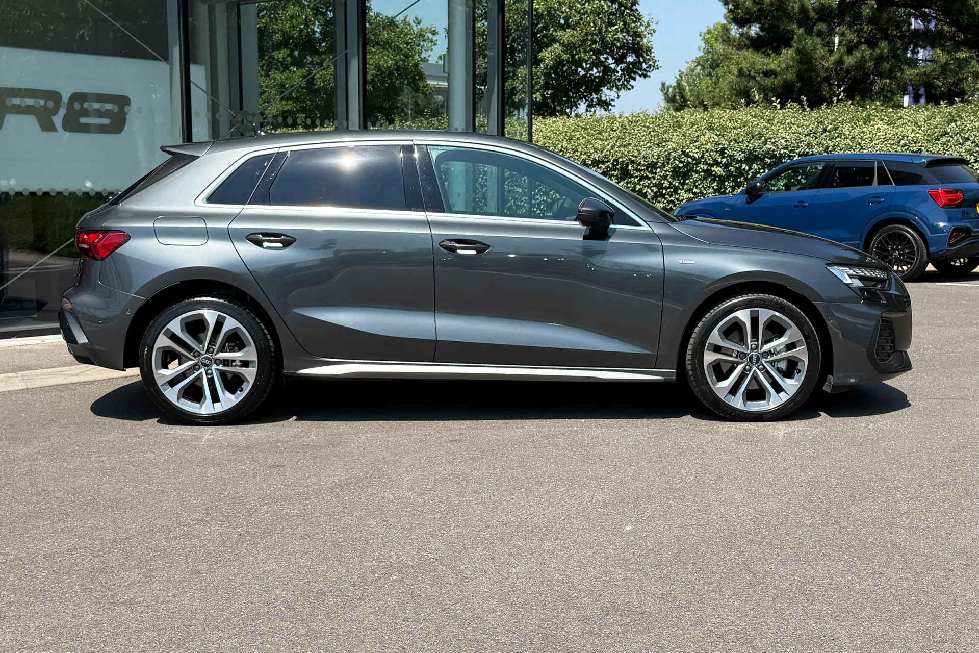 Audi A3 thumbnail image number 2