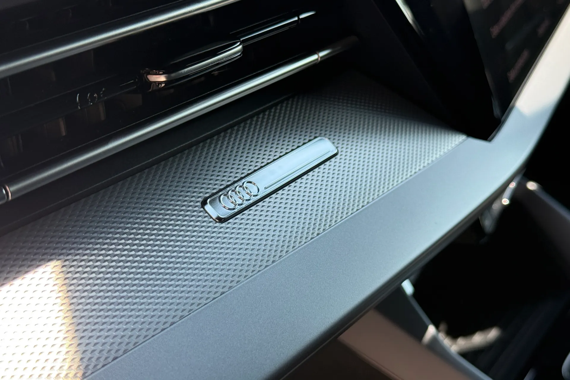 Audi A3 thumbnail image number 36