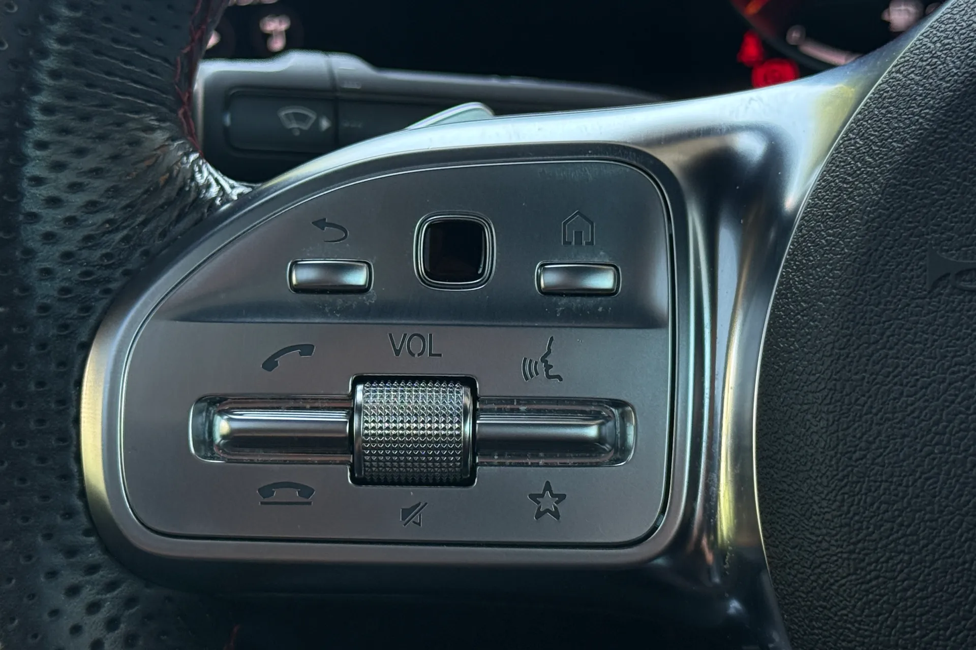 MERCEDES-BENZ CLA thumbnail image number 15