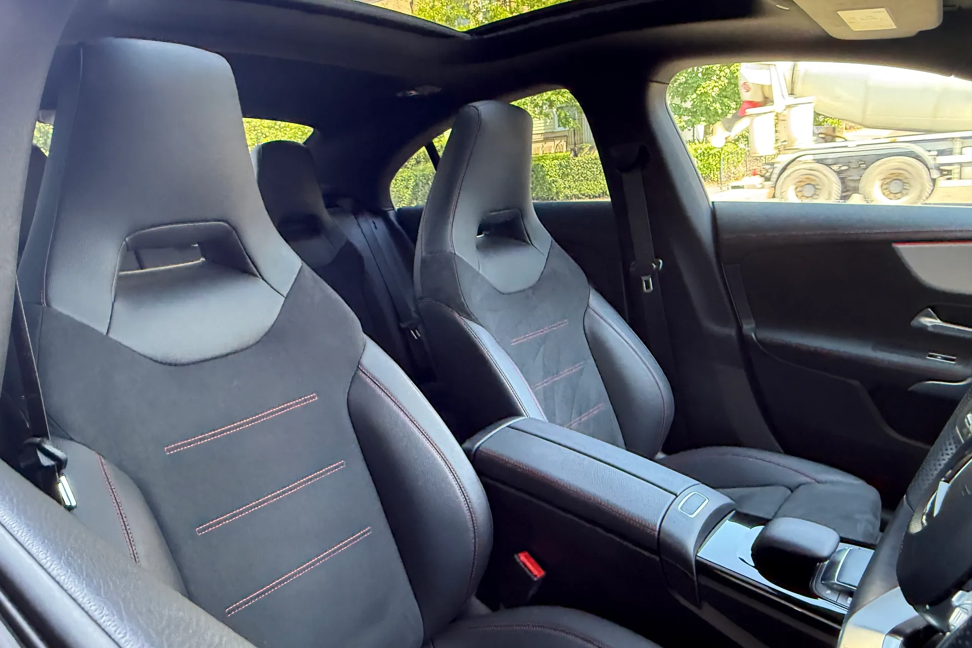 MERCEDES-BENZ CLA thumbnail image number 32