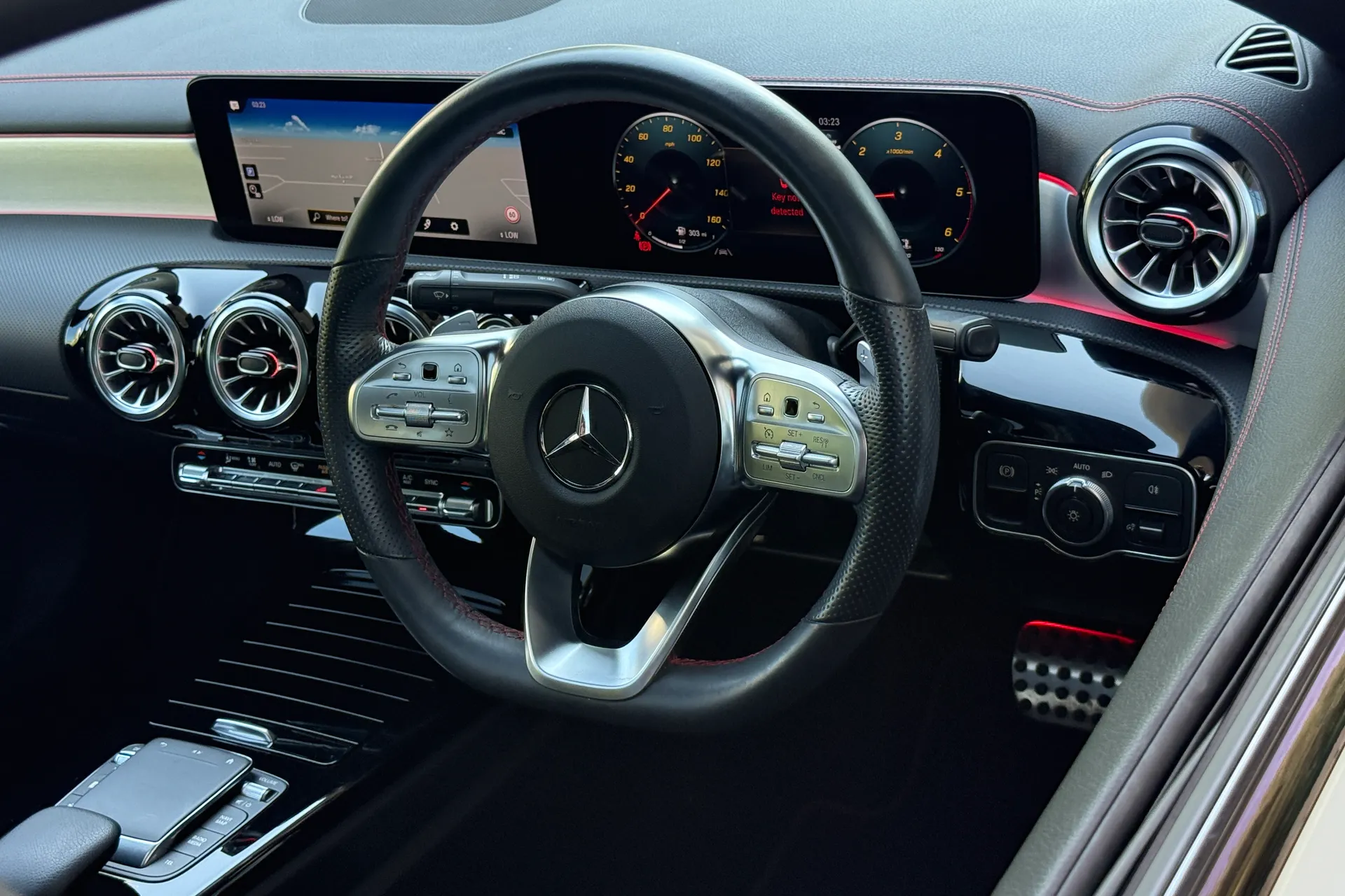 MERCEDES-BENZ CLA thumbnail image number 31