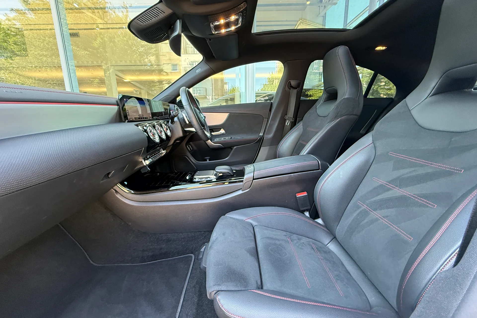 MERCEDES-BENZ CLA thumbnail image number 46