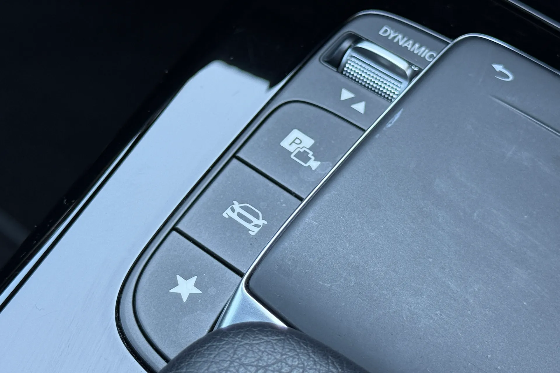 MERCEDES-BENZ CLA thumbnail image number 26