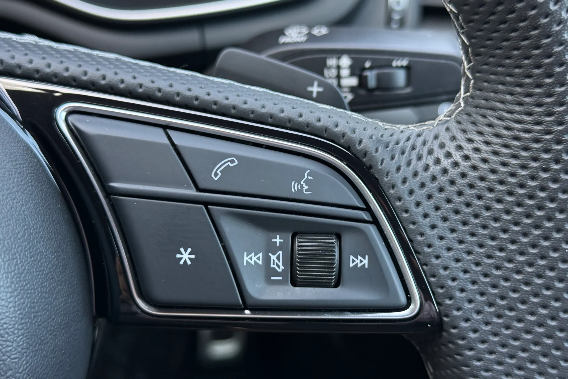 Audi A5 thumbnail image number 24