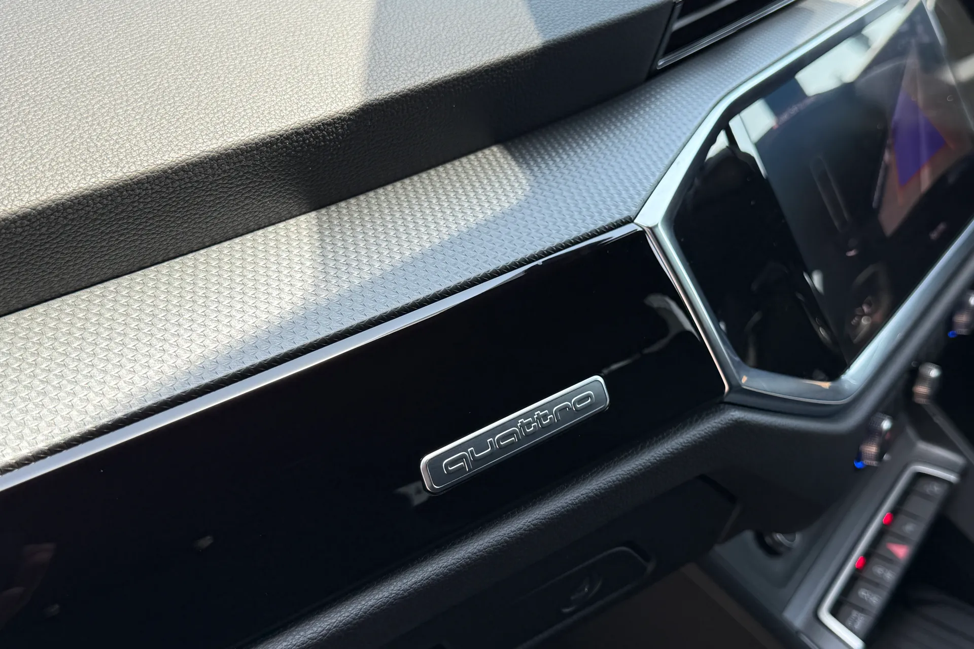 Audi Q3 thumbnail image number 43