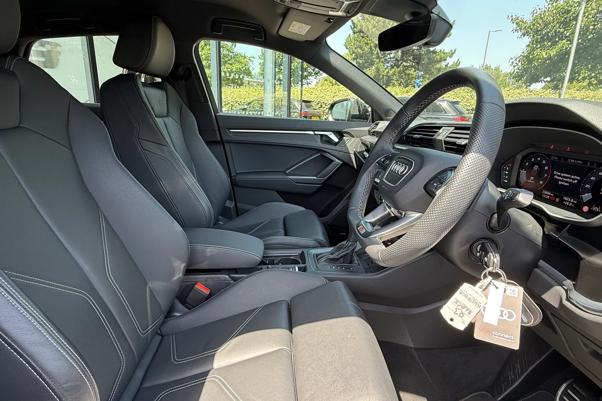 Audi Q3 thumbnail image number 27