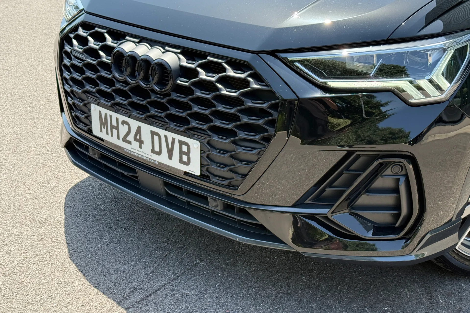 Audi Q3 thumbnail image number 29