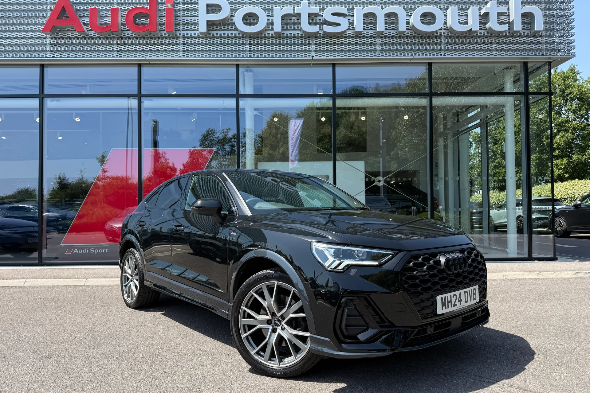 Audi Q3 focused image