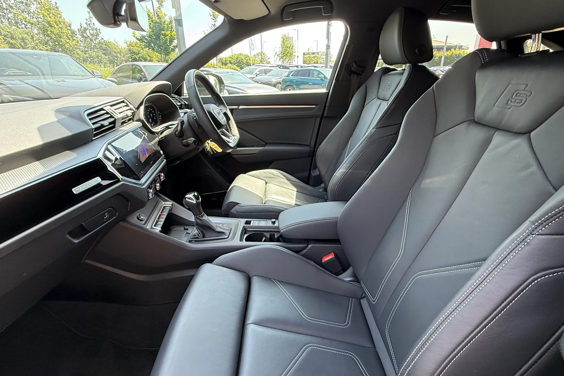 Audi Q3 thumbnail image number 42