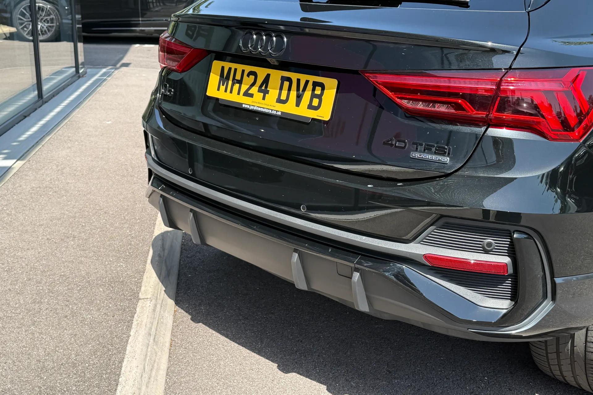 Audi Q3 thumbnail image number 21