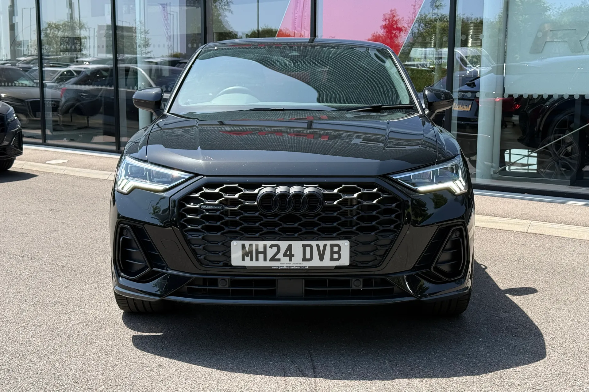 Audi Q3 thumbnail image number 6
