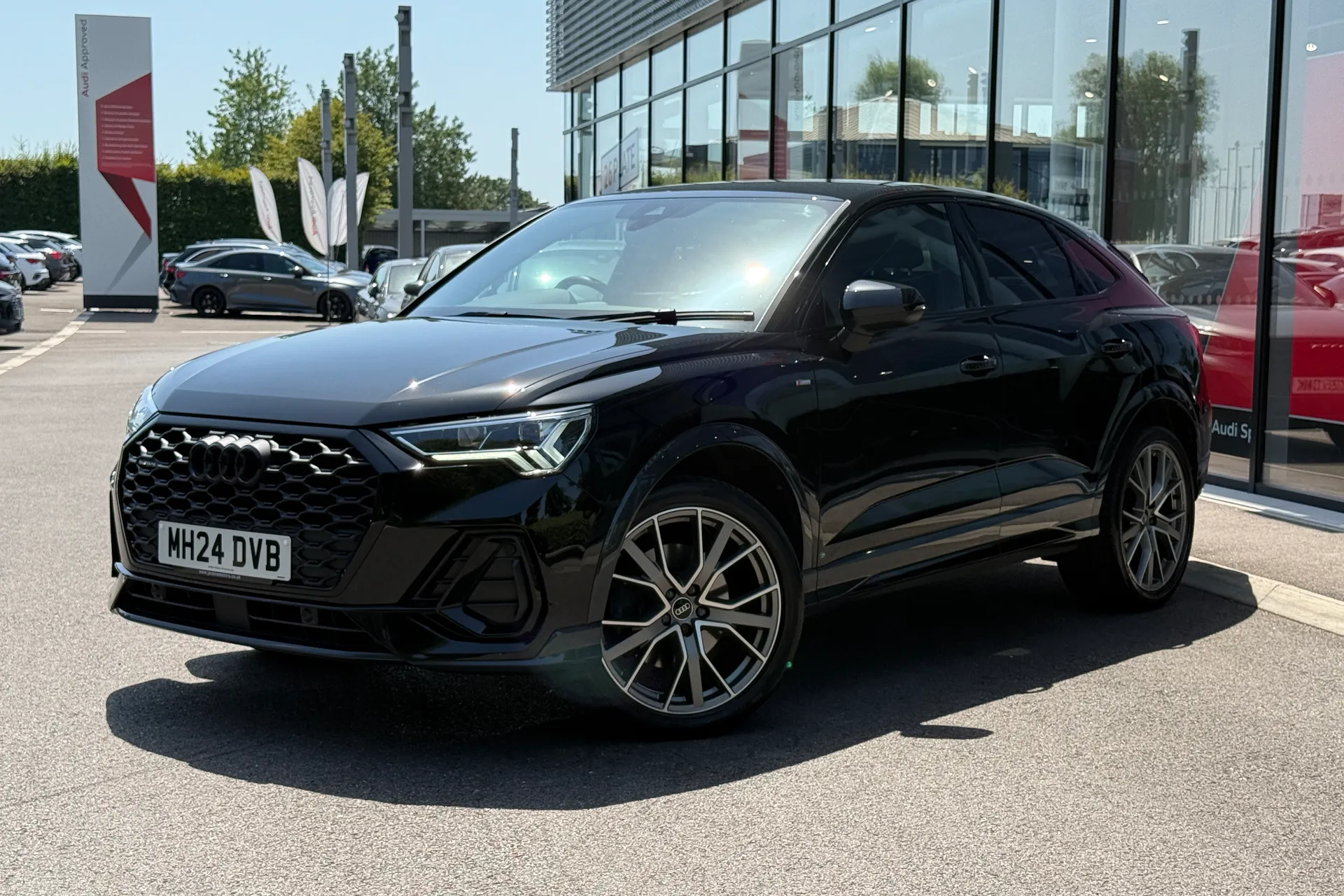 Audi Q3 thumbnail image number 8