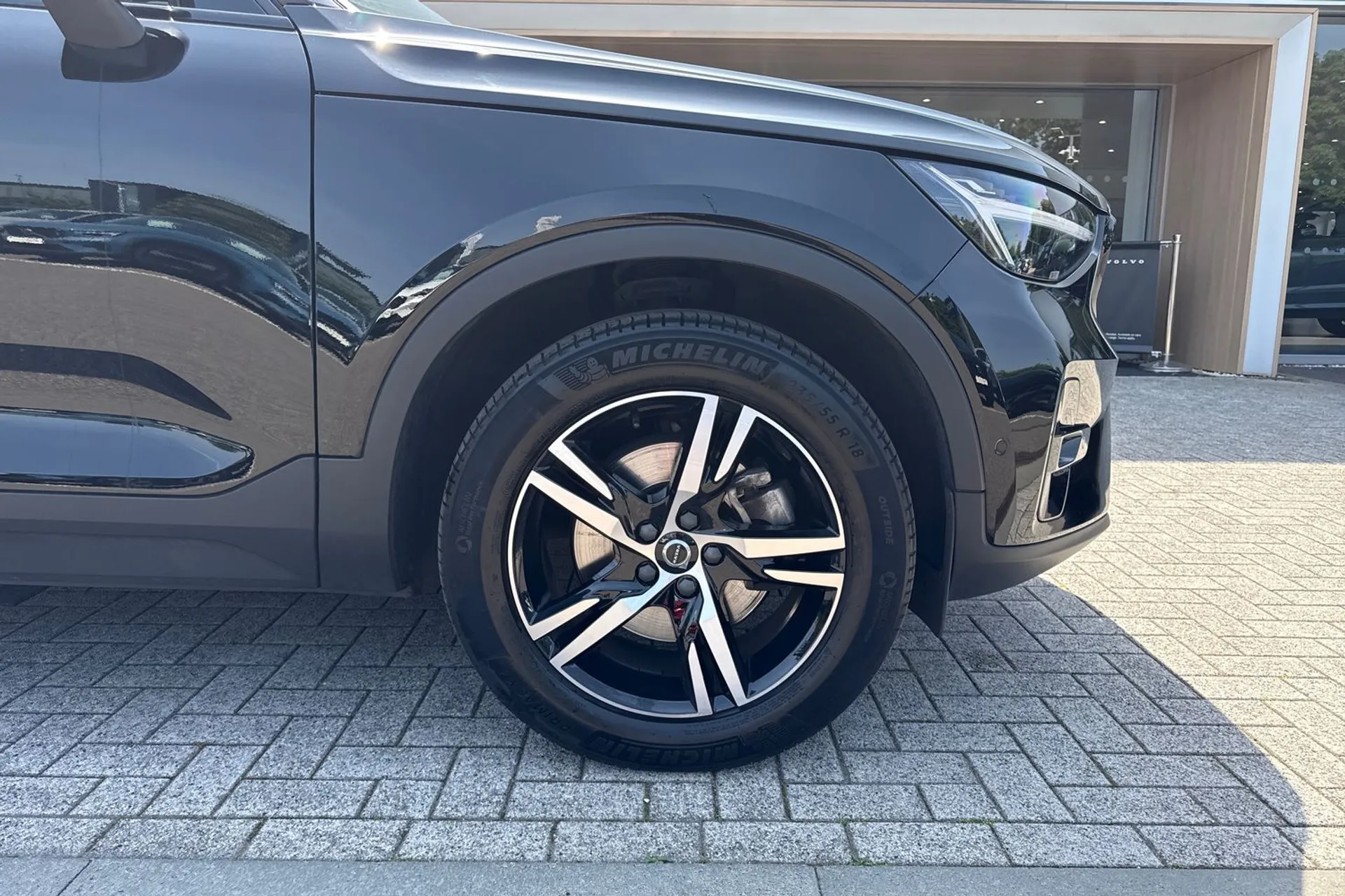Volvo XC40 thumbnail image number 14