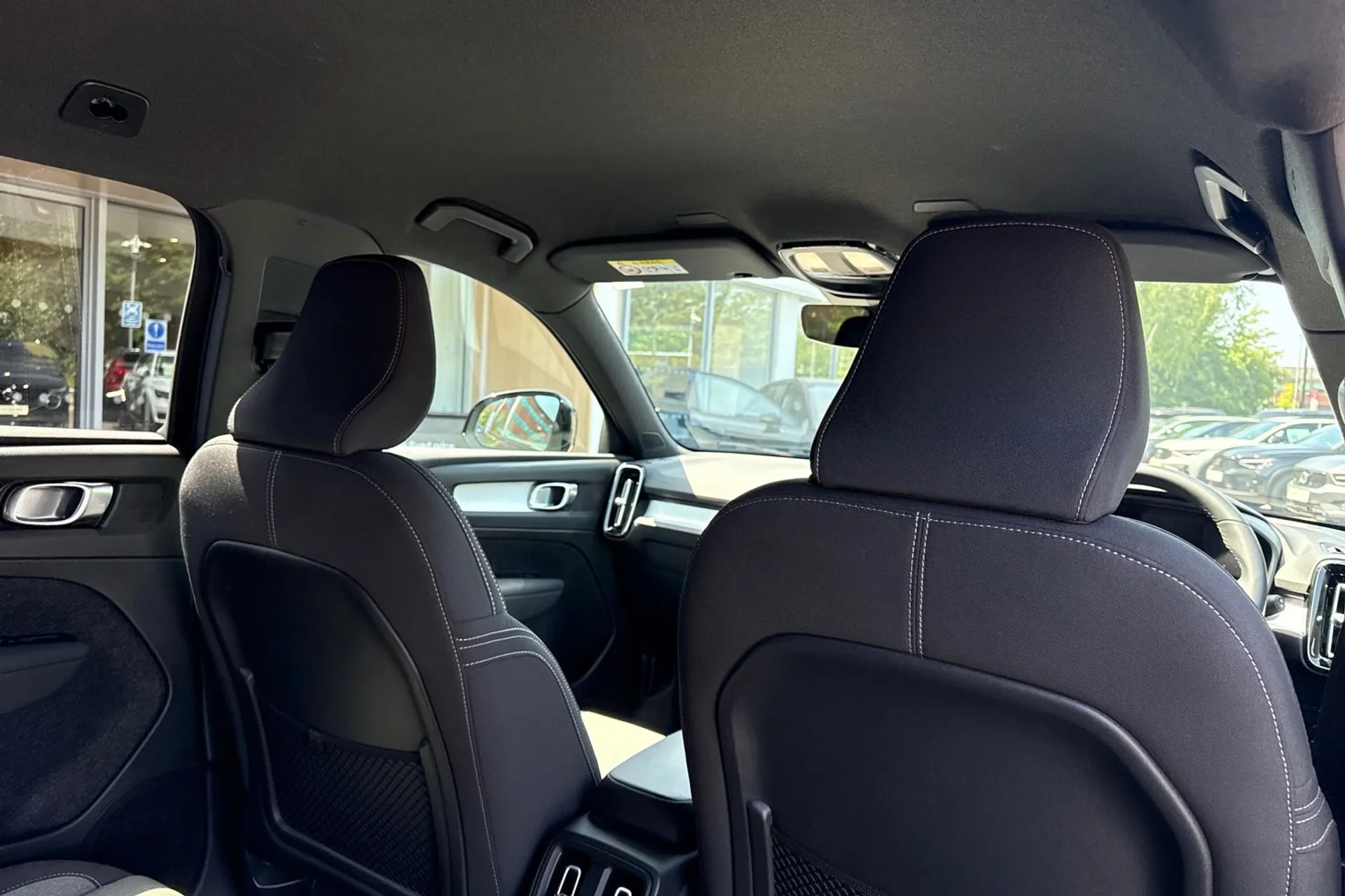 Volvo XC40 thumbnail image number 24