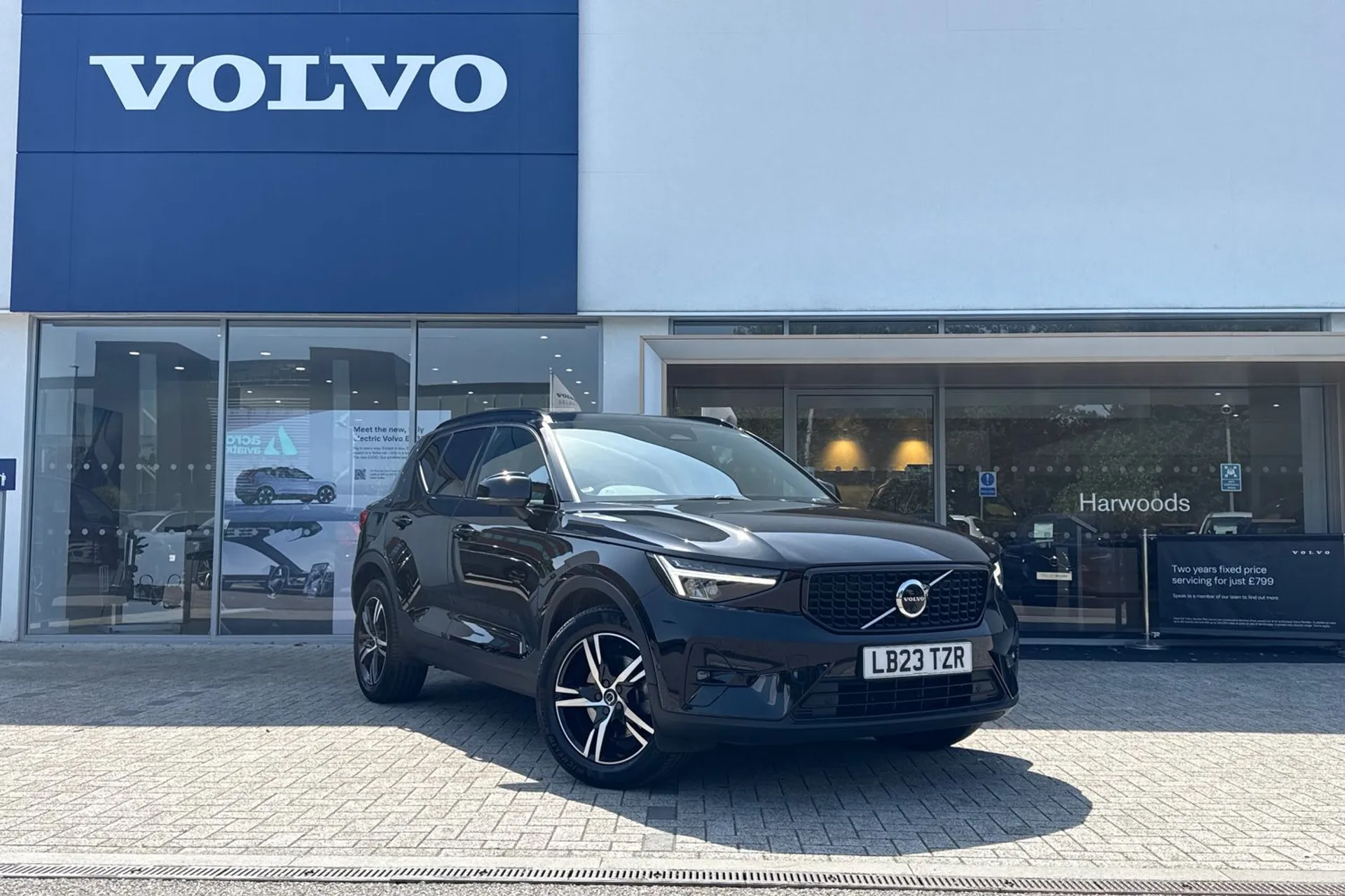 Volvo XC40 focused image