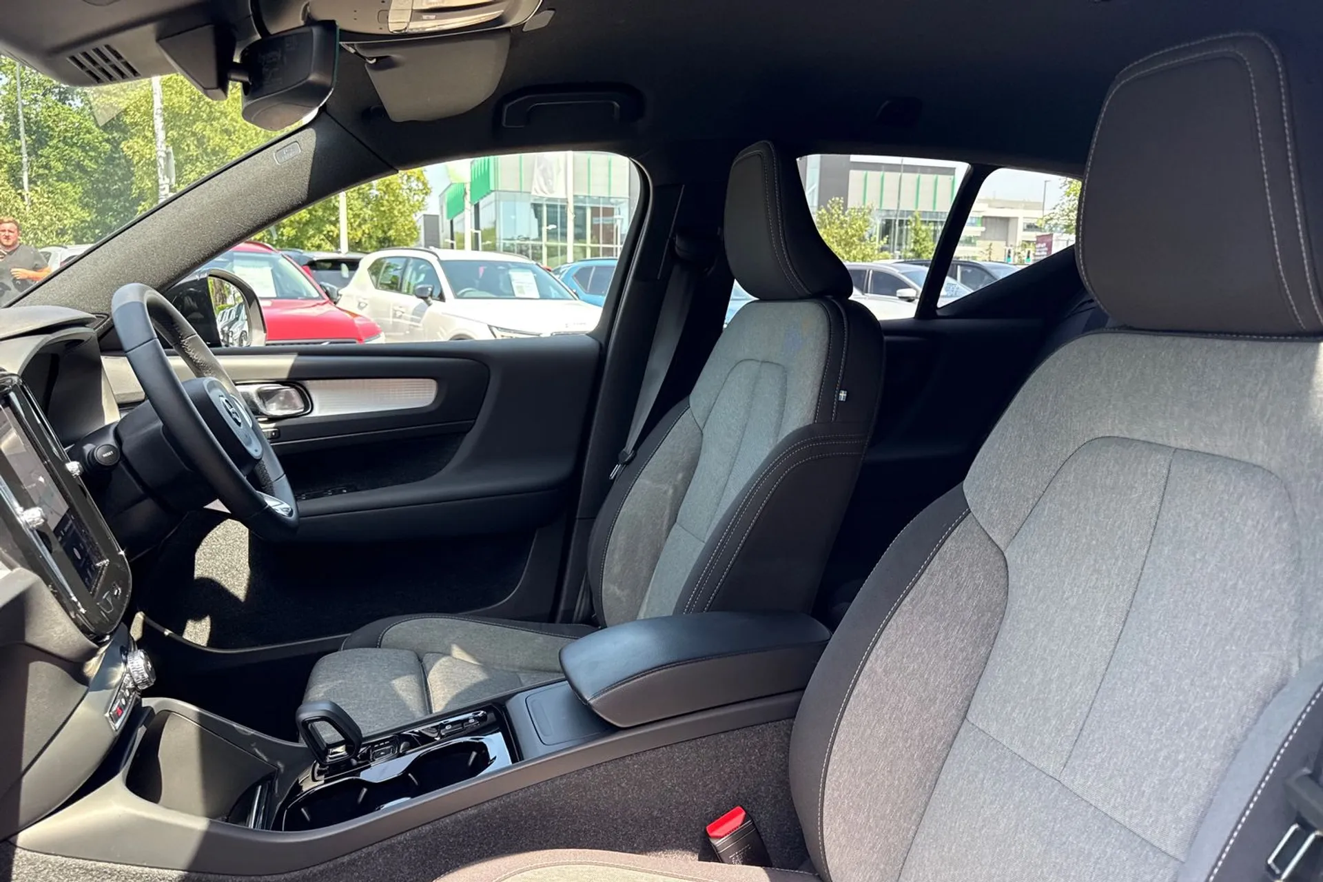 Volvo XC40 thumbnail image number 28