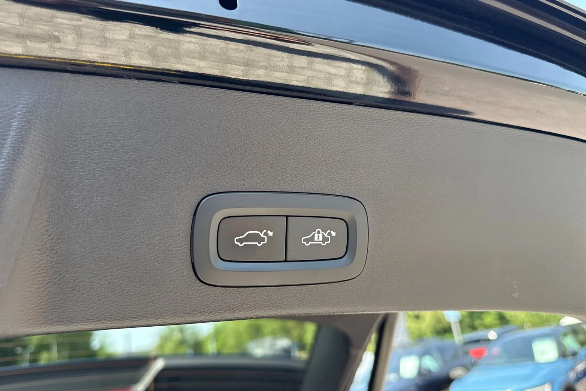 Volvo XC40 thumbnail image number 21