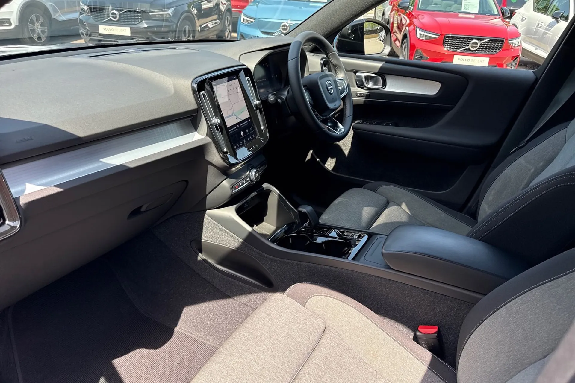 Volvo XC40 thumbnail image number 27