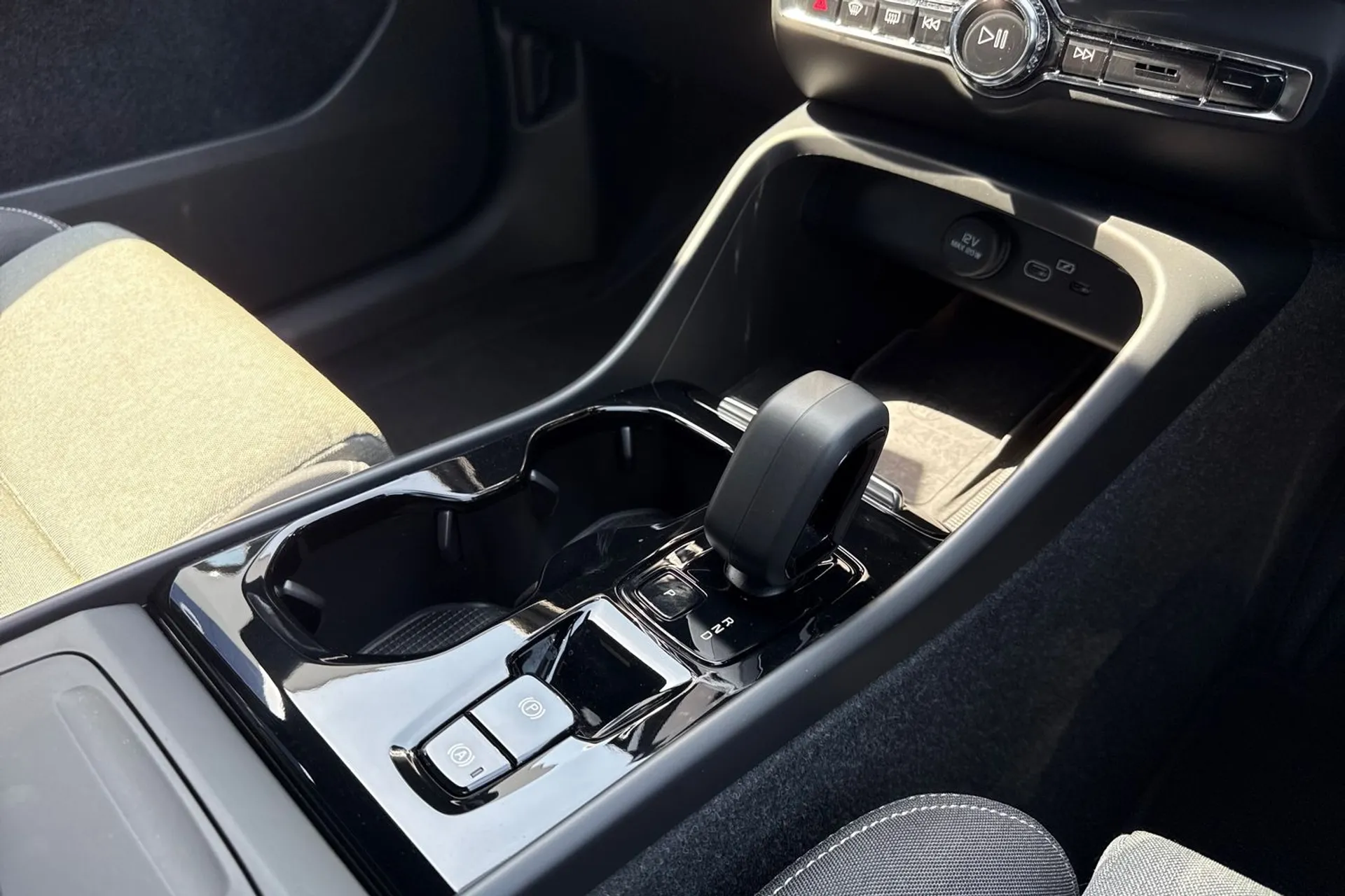 Volvo XC40 thumbnail image number 42