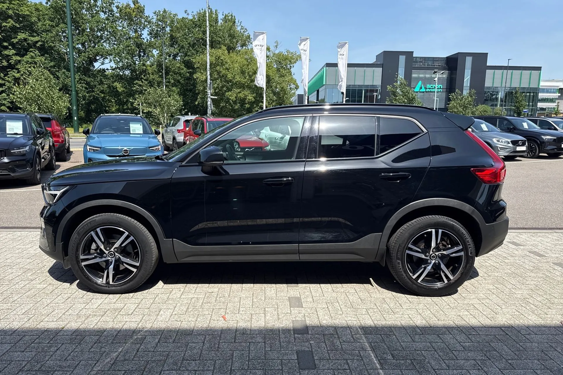 Volvo XC40 thumbnail image number 11