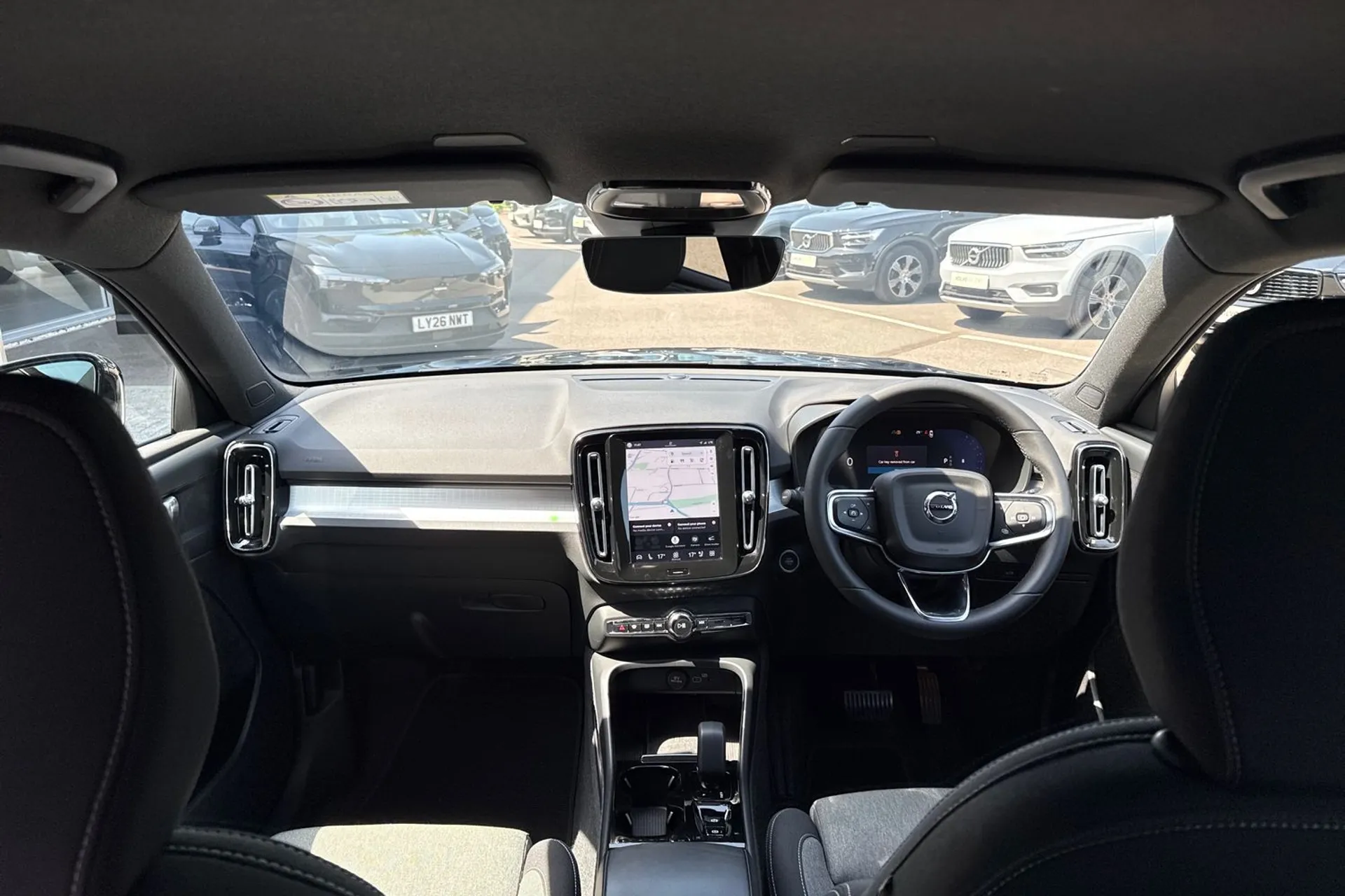 Volvo XC40 thumbnail image number 3