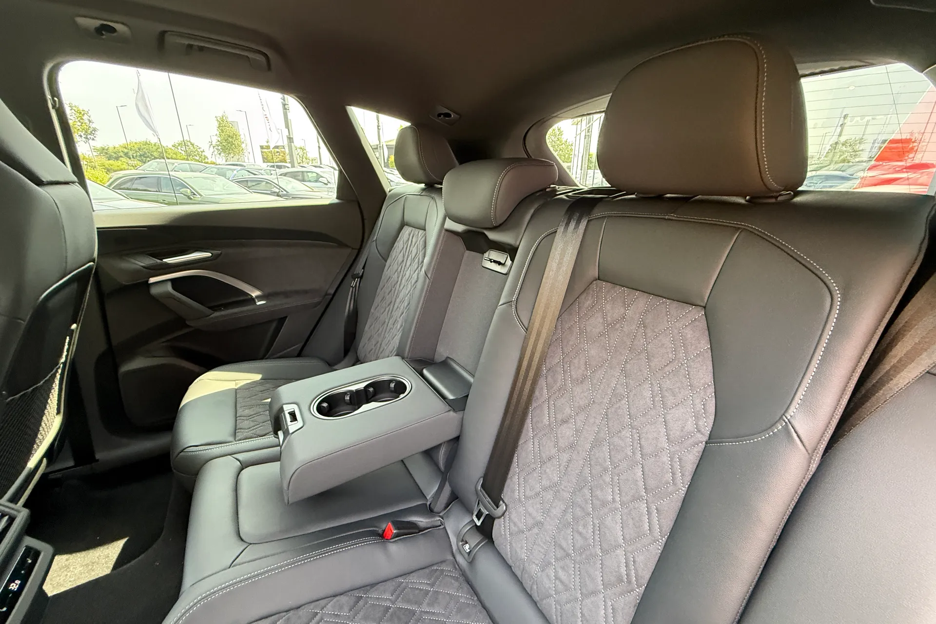 Audi Q5 thumbnail image number 37