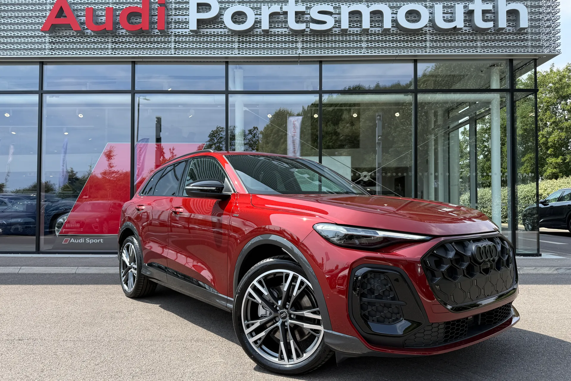 Audi Q5 focused image