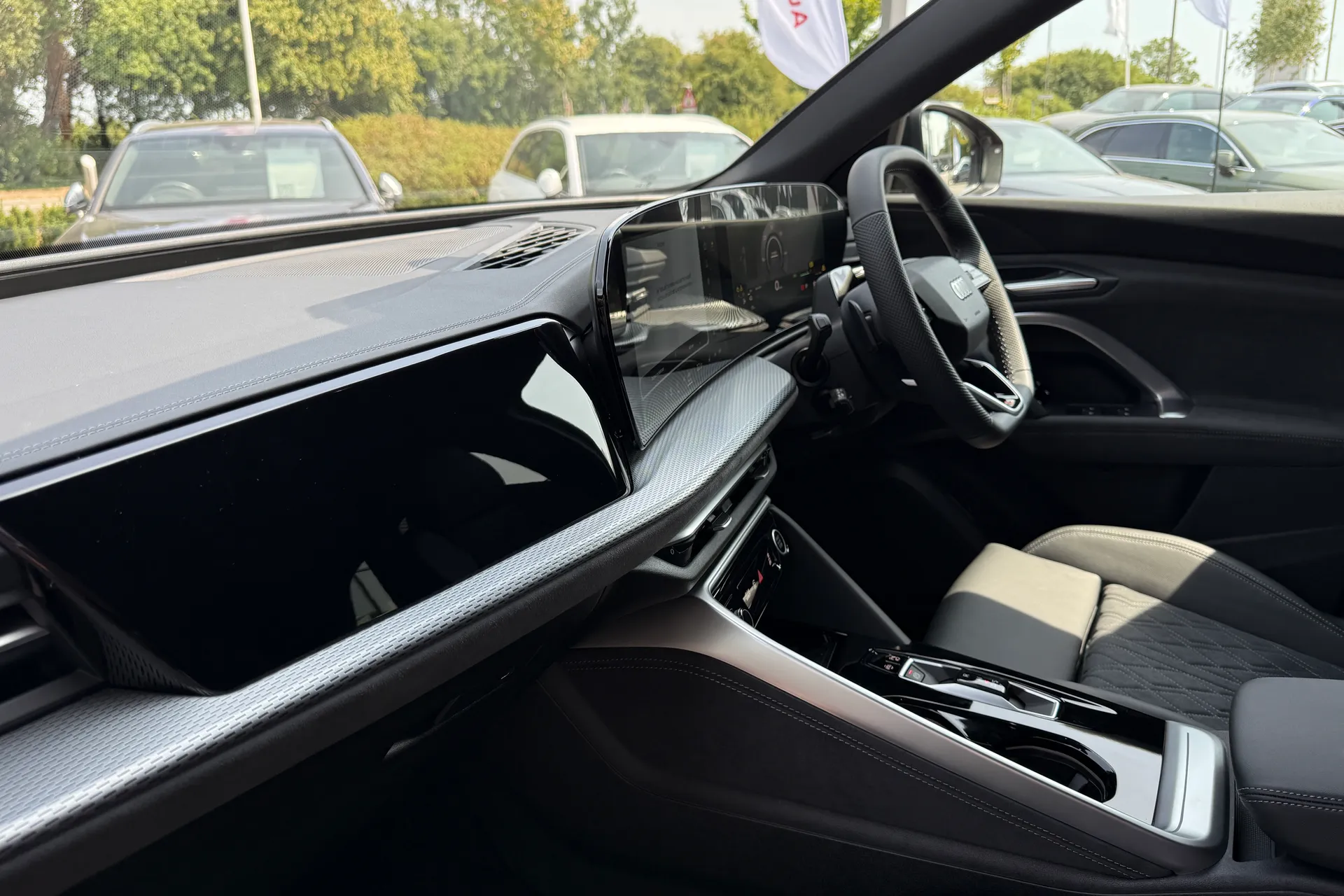 Audi Q5 thumbnail image number 28