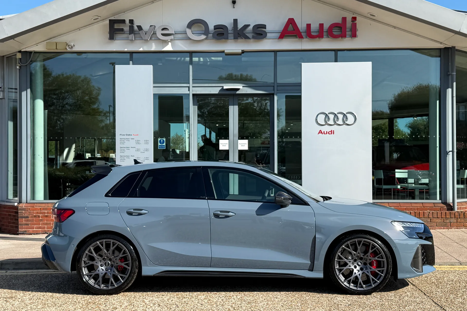 Audi RS3 thumbnail image number 2