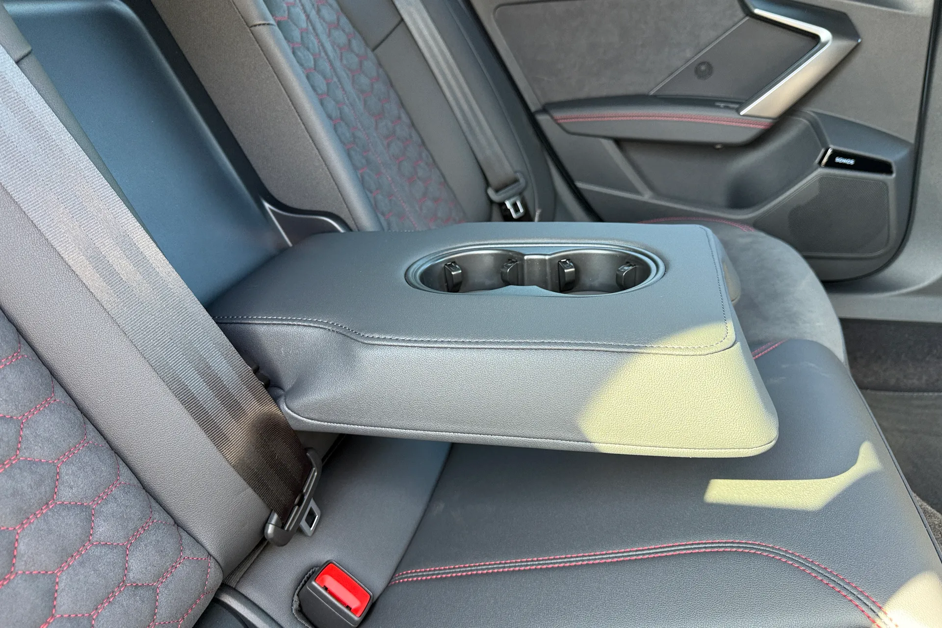 Audi RS3 thumbnail image number 60