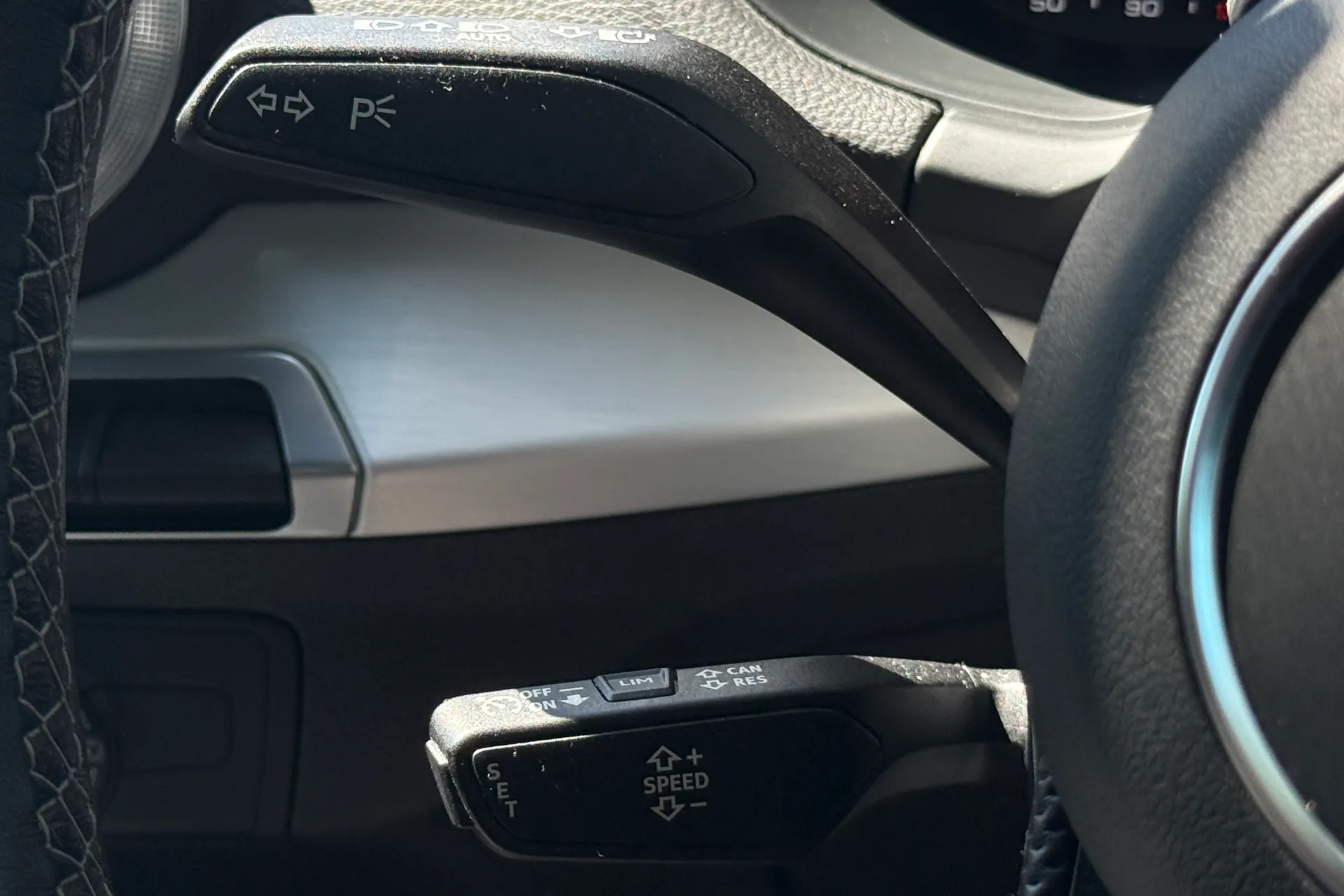 Audi Q2 thumbnail image number 19