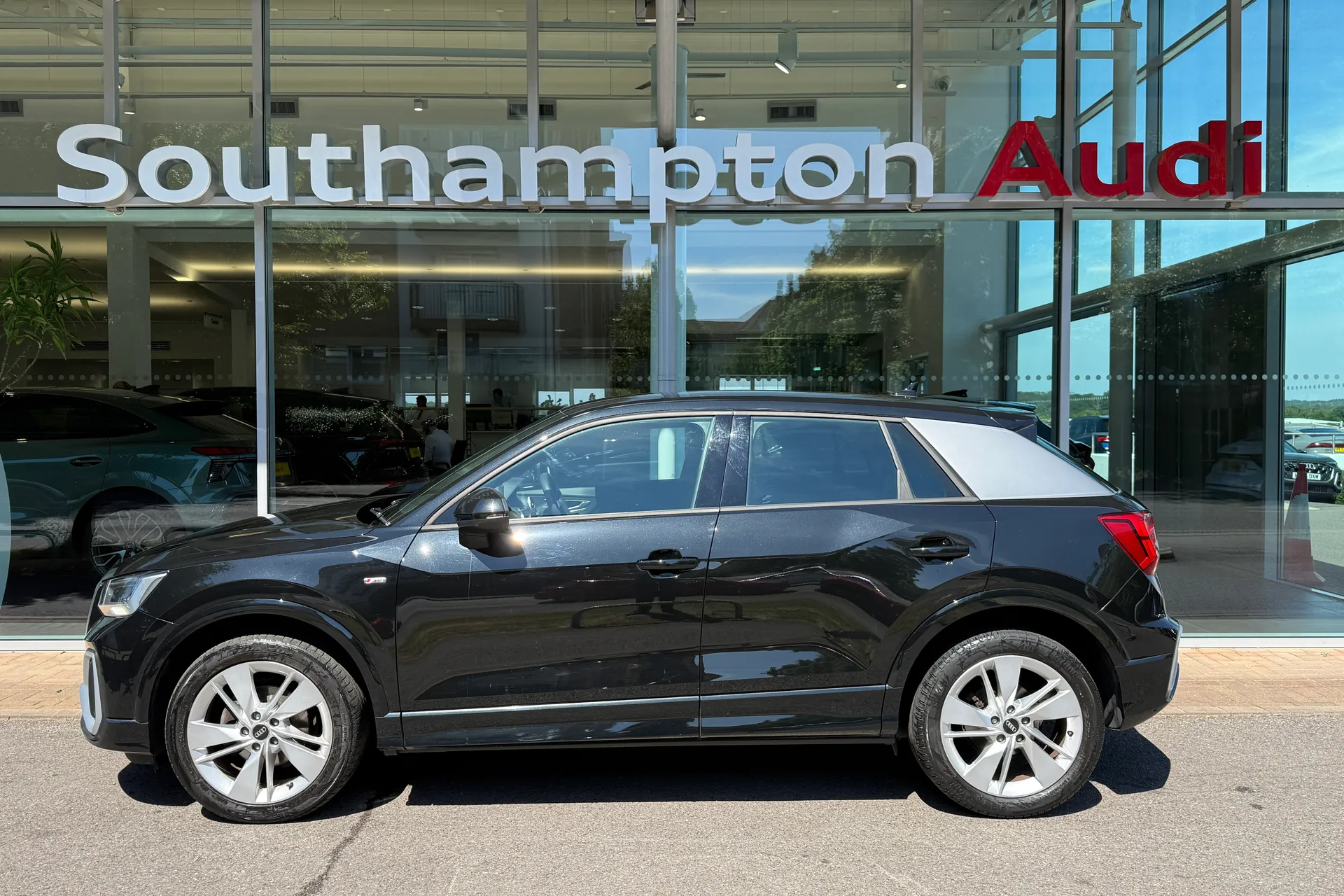 Audi Q2 thumbnail image number 52