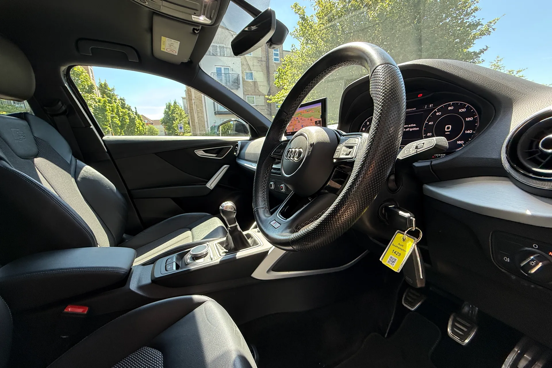 Audi Q2 thumbnail image number 11