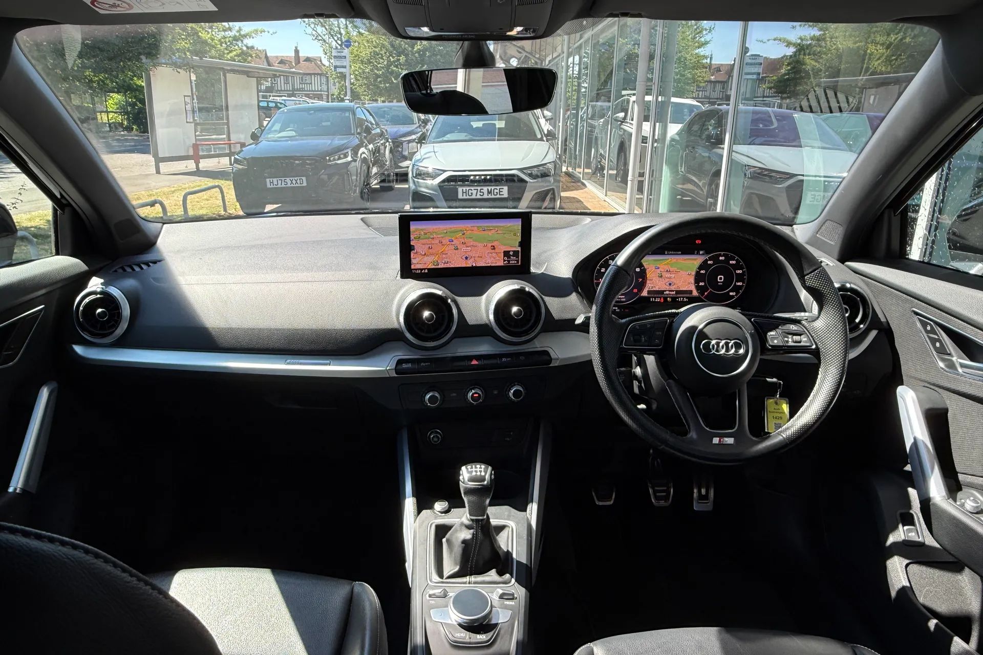 Audi Q2 thumbnail image number 3