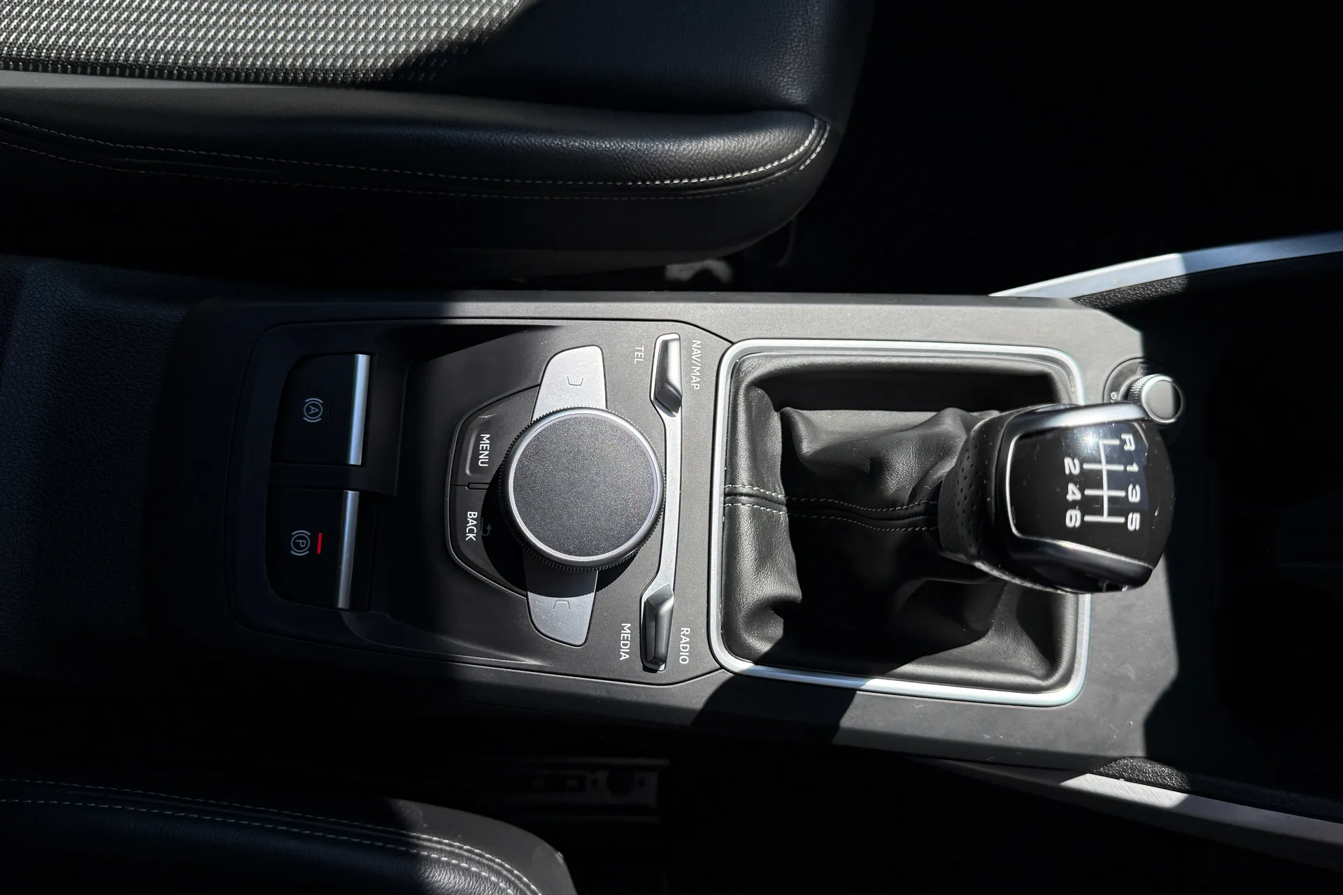 Audi Q2 thumbnail image number 57