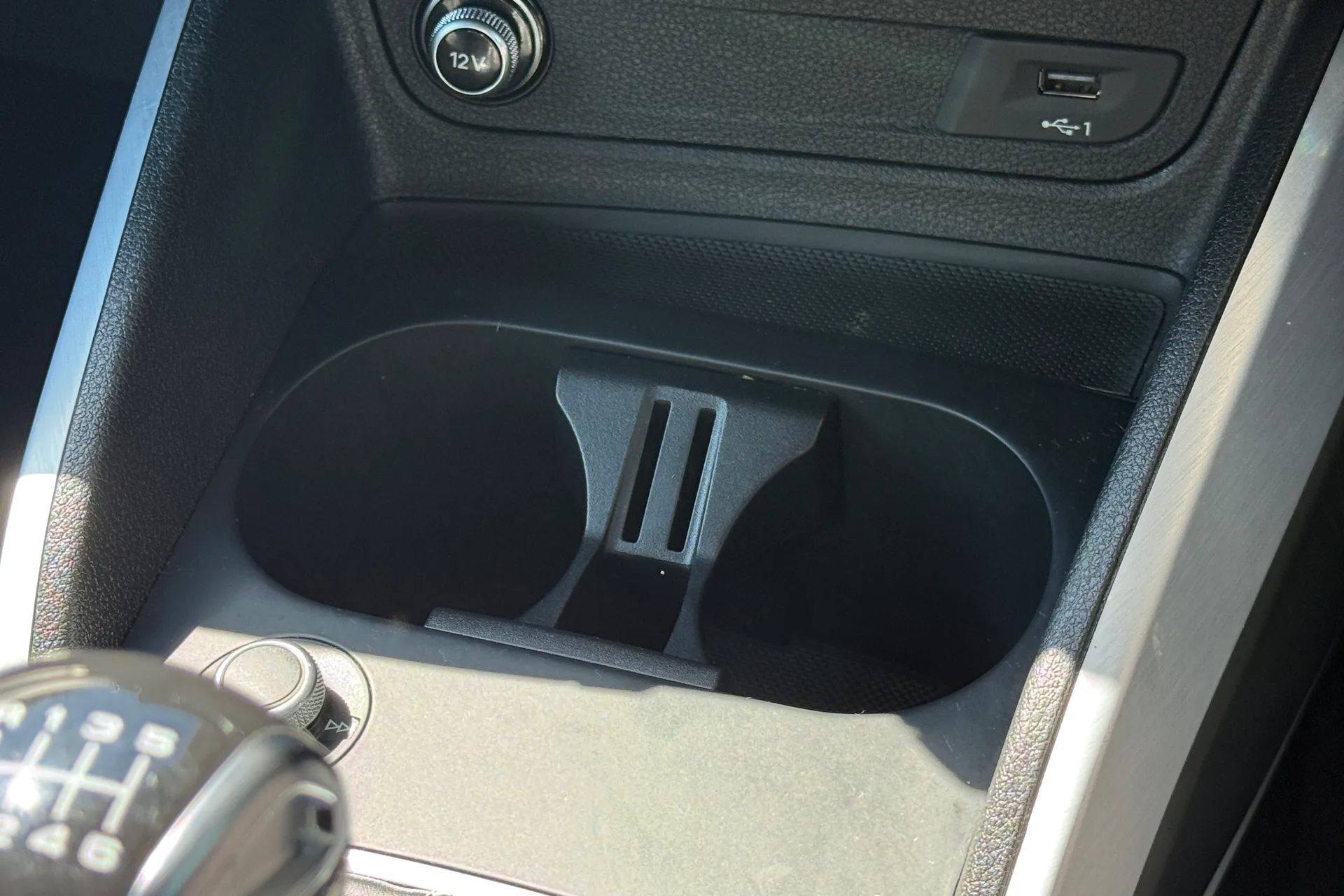 Audi Q2 thumbnail image number 24