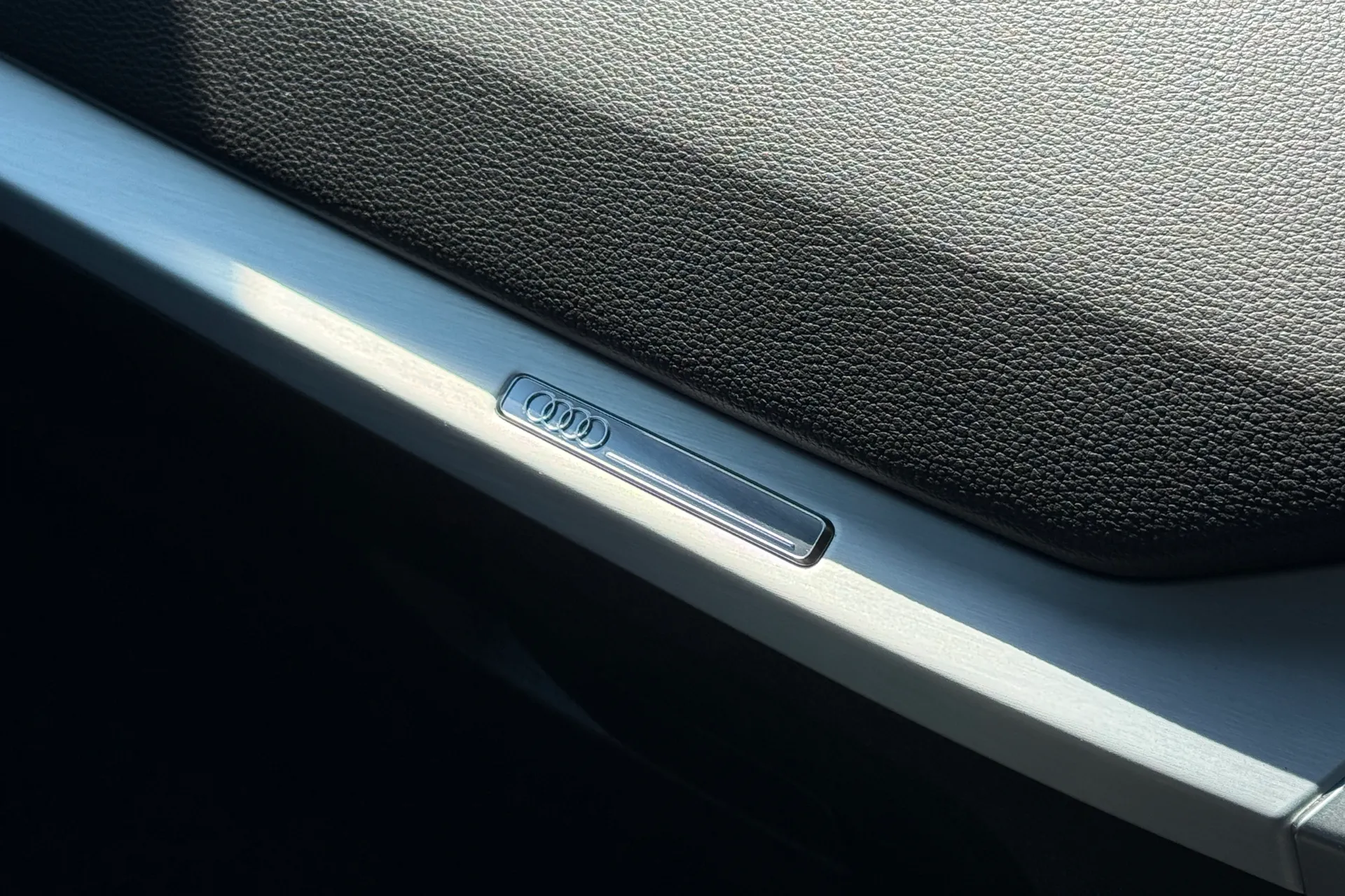 Audi Q2 thumbnail image number 26