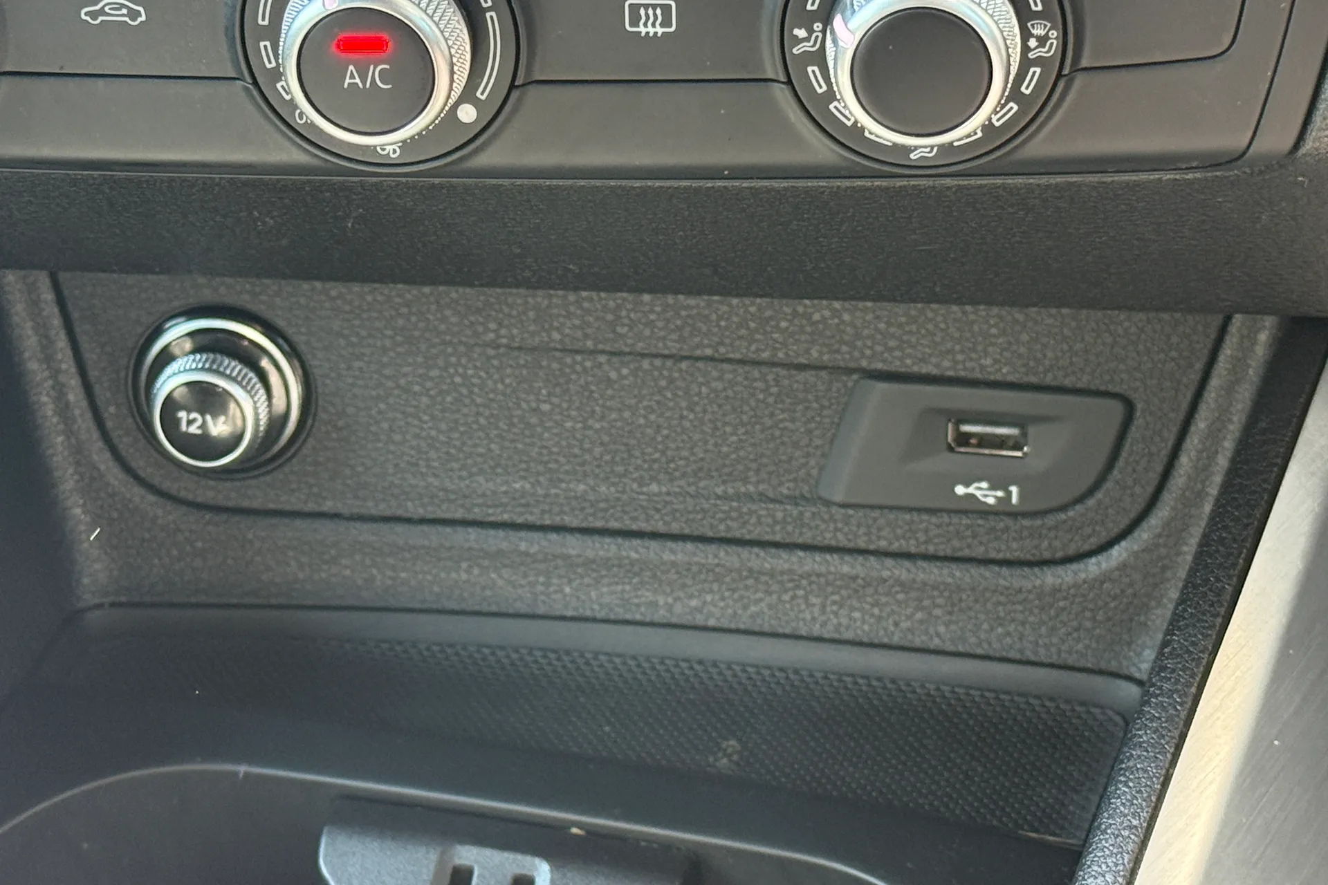 Audi Q2 thumbnail image number 23