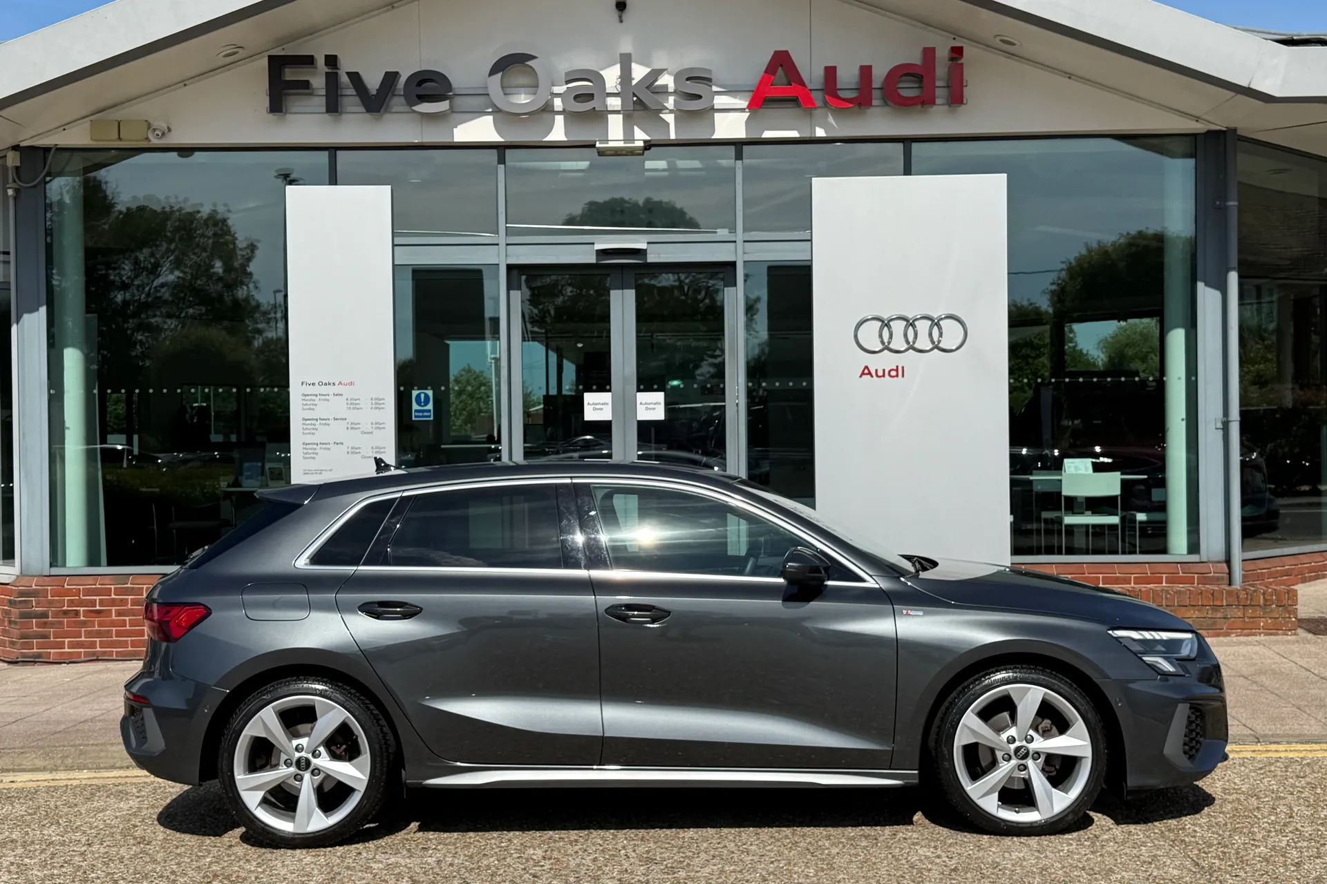 Audi A3 thumbnail image number 2