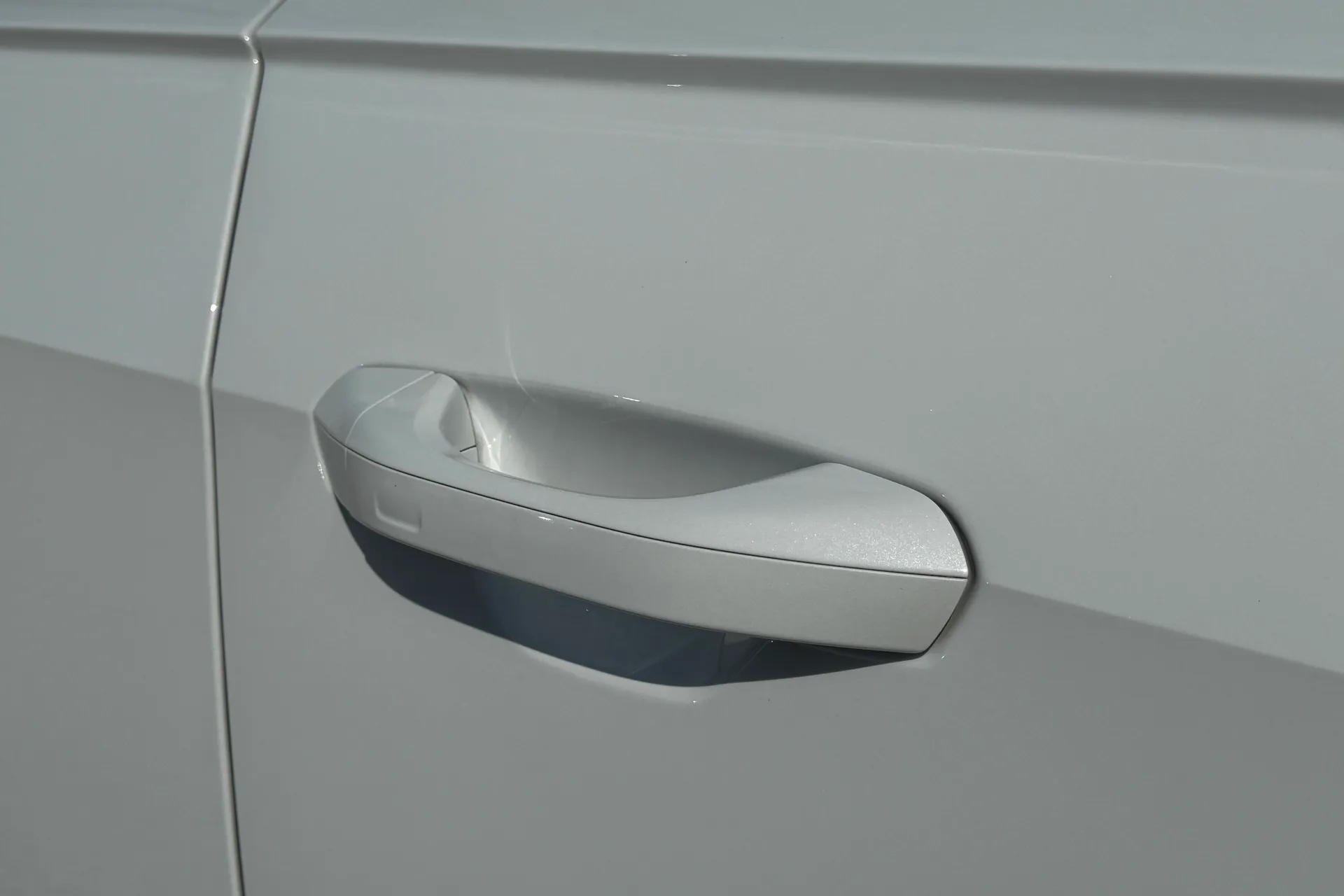 Audi A8 thumbnail image number 66