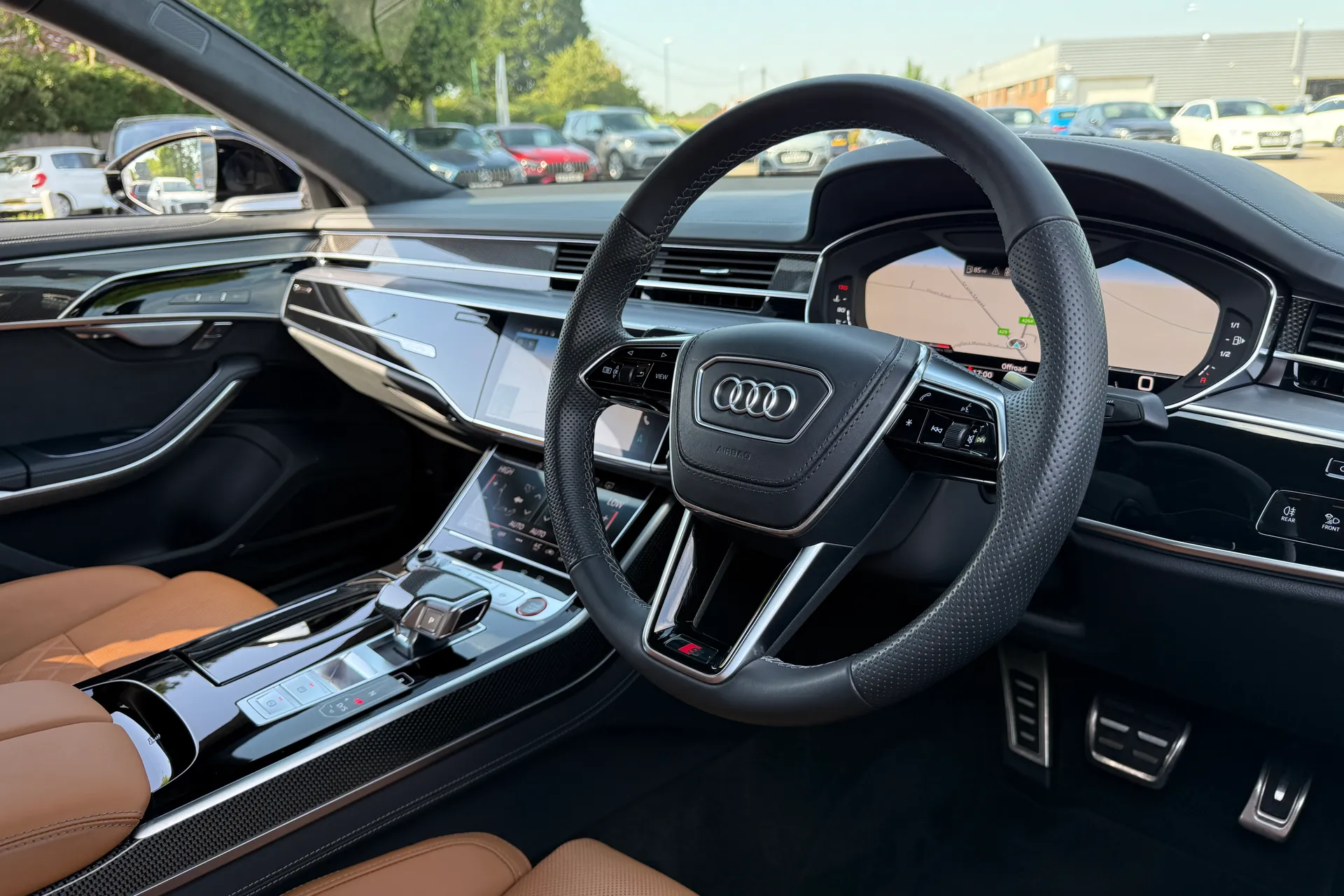 Audi A8 thumbnail image number 36