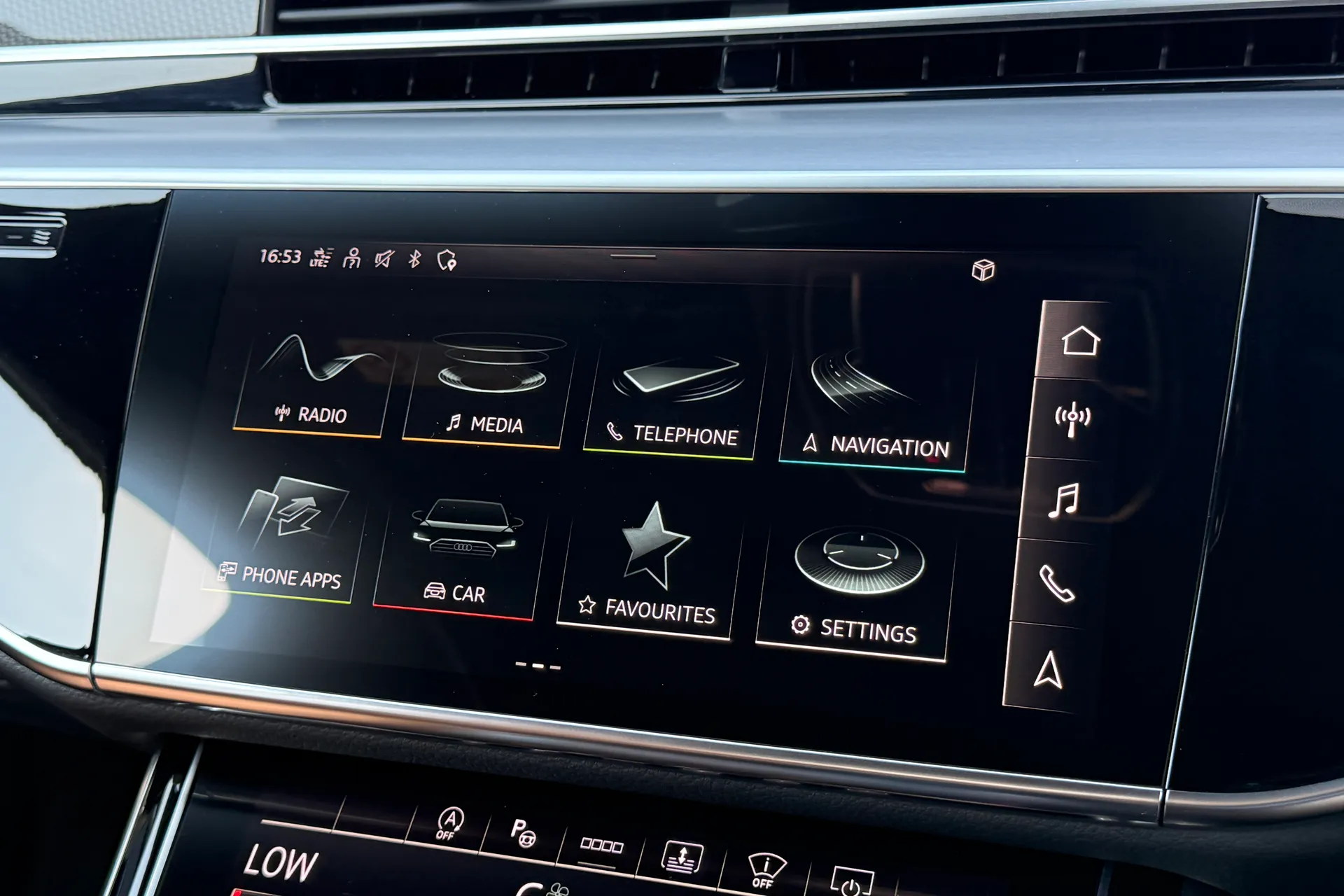 Audi A8 thumbnail image number 18